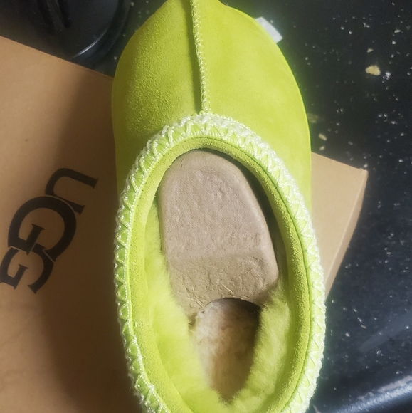 women uggs slides - Picture 2 of 4